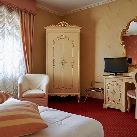 Hotel Villa Delle Ortensie Sant'Omobono Terme Bagian luar foto