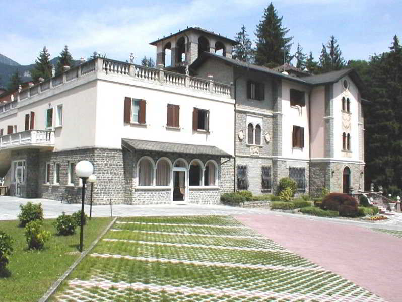 Hotel Villa Delle Ortensie Sant'Omobono Terme Bagian luar foto
