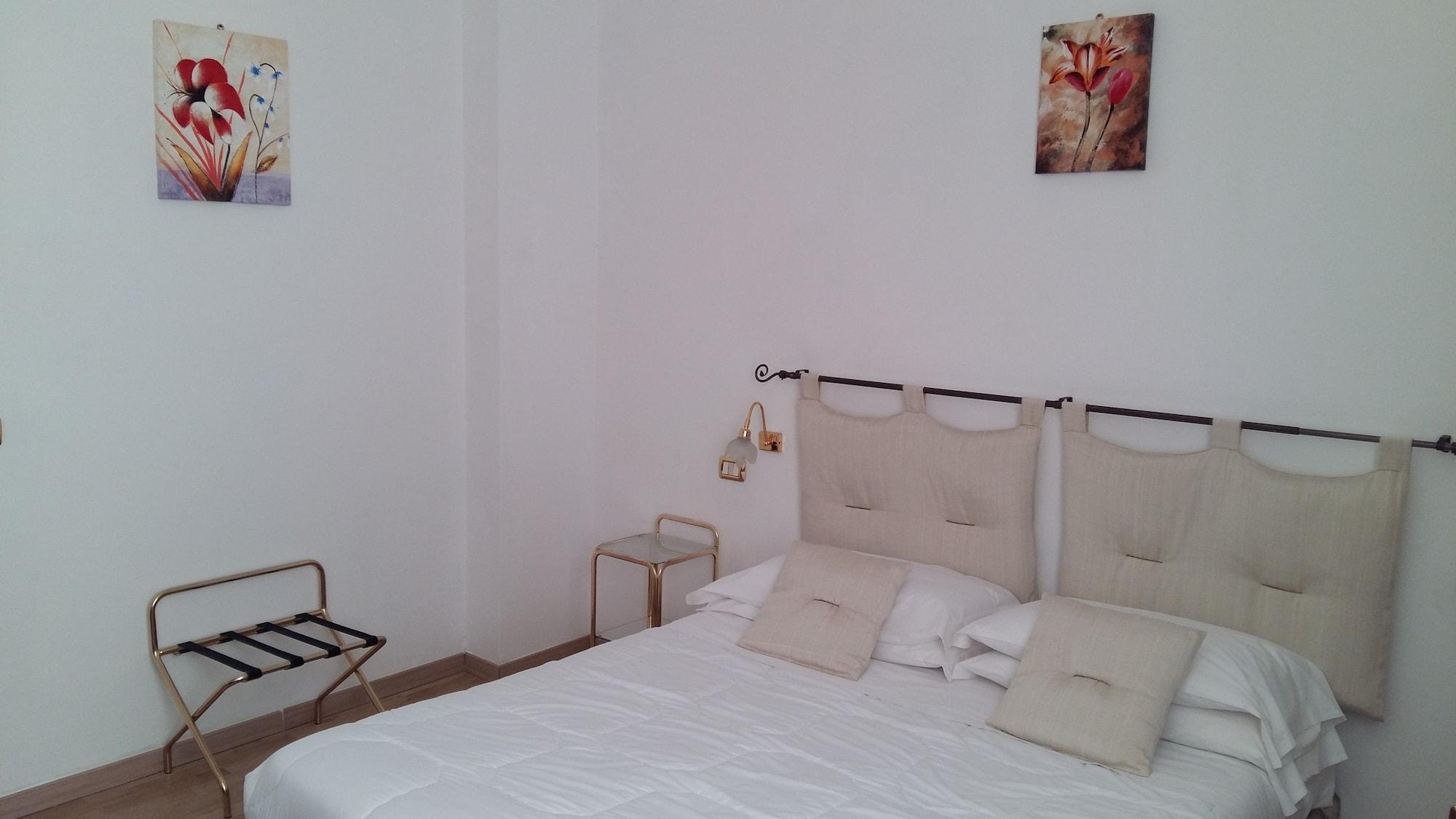 Hotel Villa Delle Ortensie Sant'Omobono Terme Bagian luar foto