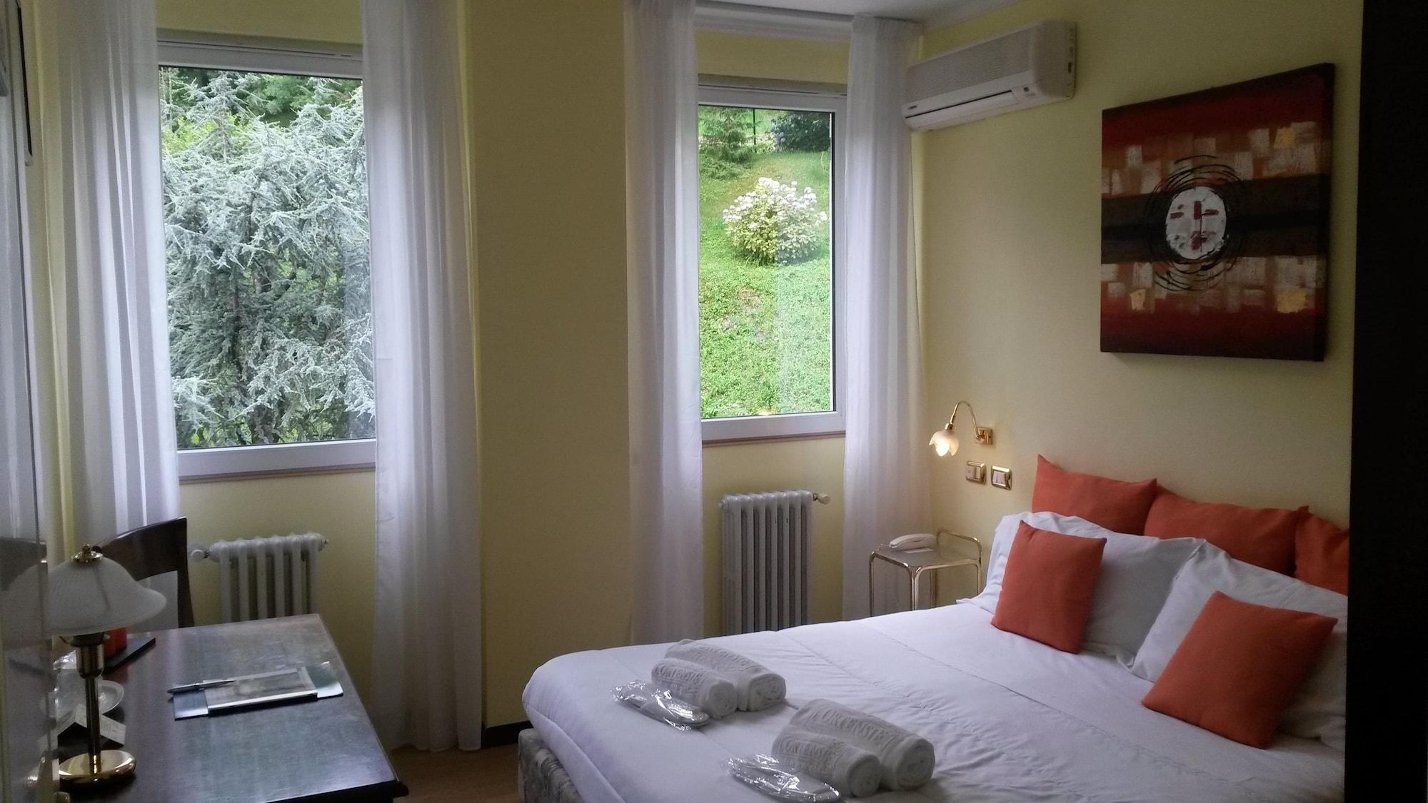 Hotel Villa Delle Ortensie Sant'Omobono Terme Bagian luar foto