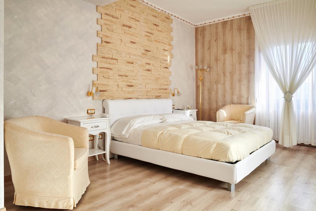Hotel Villa Delle Ortensie Sant'Omobono Terme Bagian luar foto