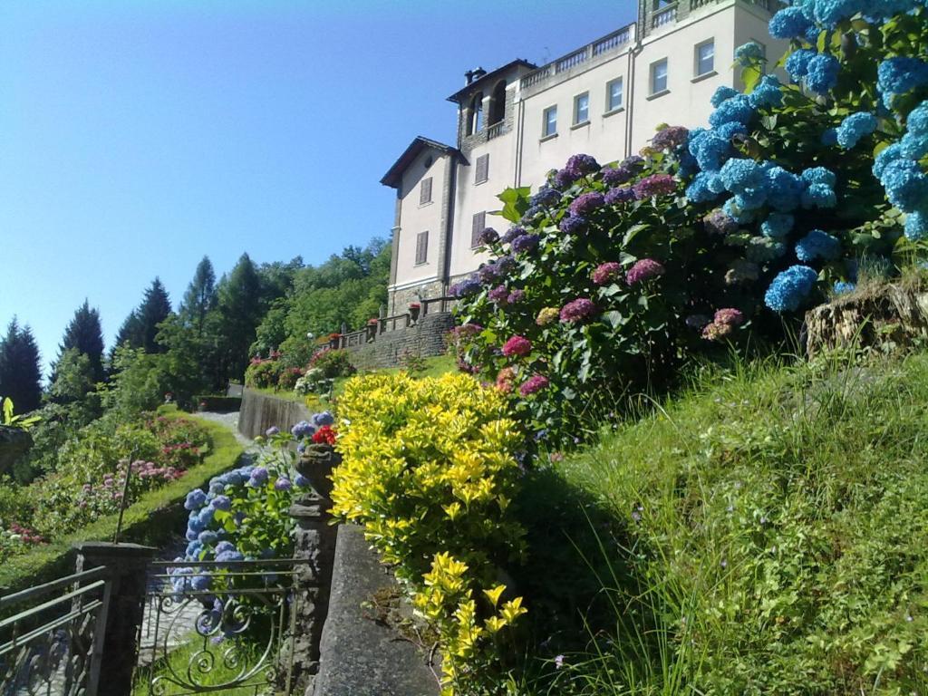 Hotel Villa Delle Ortensie Sant'Omobono Terme Bagian luar foto