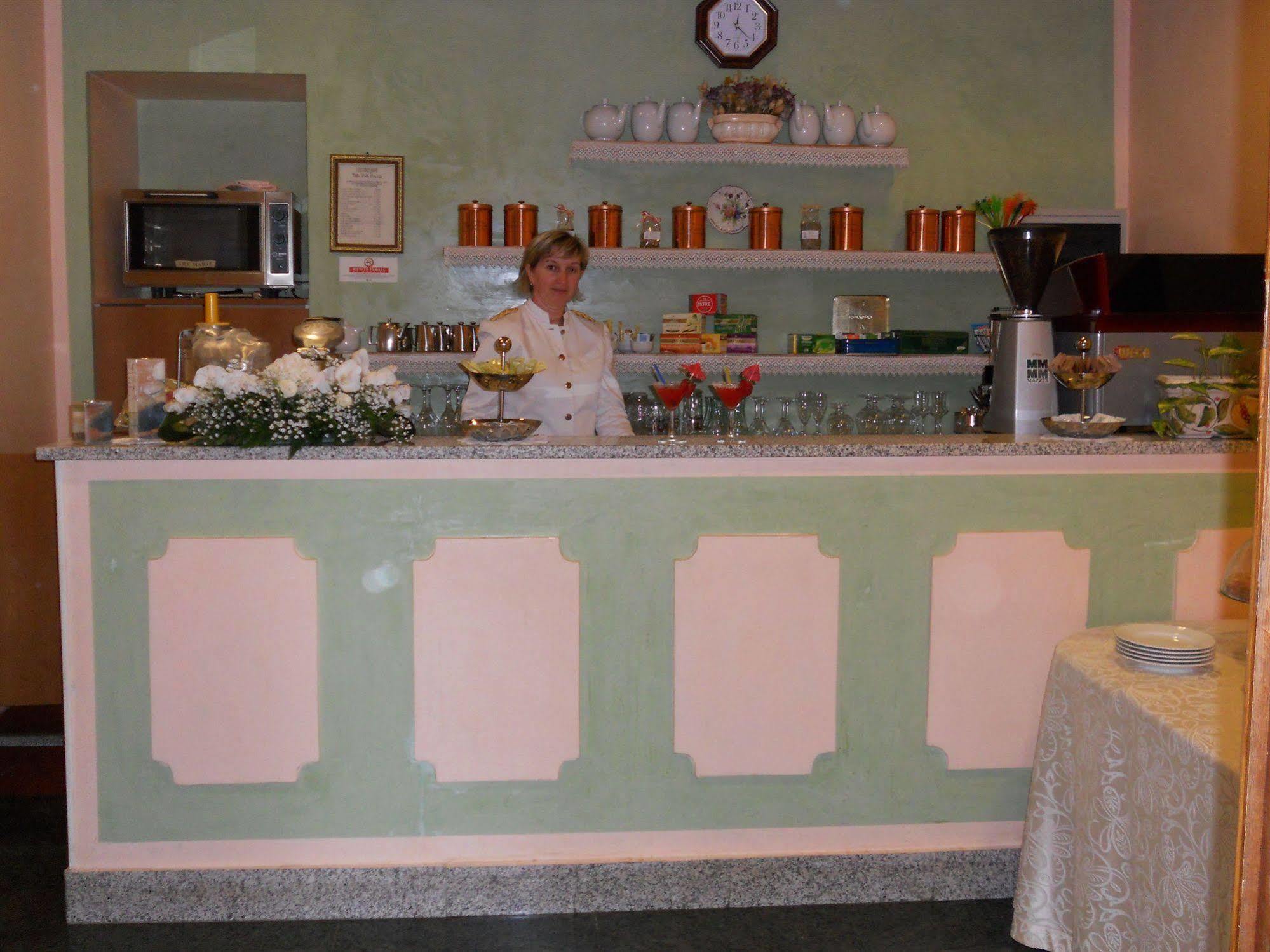 Hotel Villa Delle Ortensie Sant'Omobono Terme Bagian luar foto