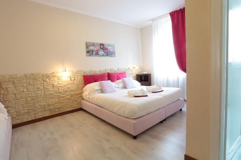 Hotel Villa Delle Ortensie Sant'Omobono Terme Bagian luar foto